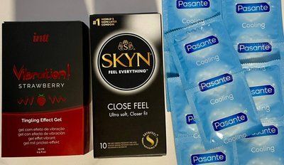 Комплект 20 шт SKYN Close Feel - Pasante Cooling + Рідкий вібратор Intt Vibration Strawberry (15 мл) SOS1523 фото