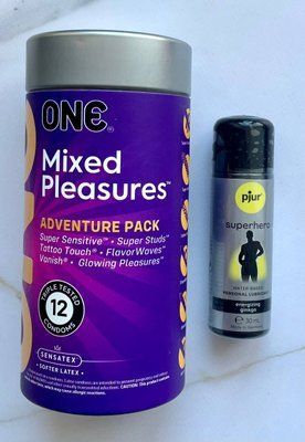 Набор ONE Mixed Pleasures 12 шт + Стимулирующая смазка pjur Superhero glide 30 мл SOS1975 фото