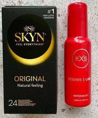 Набір SKYN Original 24 шт + EXS Strawberry Lube Water Based 100 мл SOS1080 фото