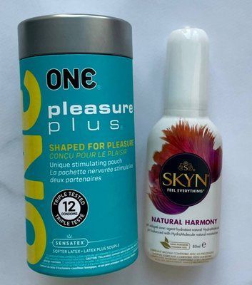 Комплект ONE Pleasure Plus 12 шт + Лубрикант на водной основе SKYN NATURAL HARMONY, 80 мл SOS1232 фото