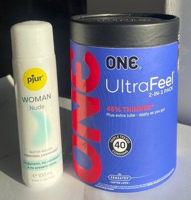Комплект ONE UltraFeel 2-in-1 Pack 40 шт + Смазка на водной основе pjur Woman Nude 100 мл SOS2179 фото