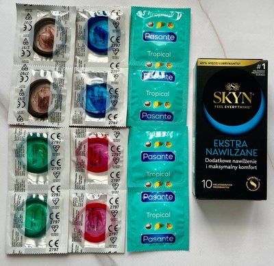 Набір Skyn Extra Lube 10 шт + Pasante Tropical 4 шт + Pasante Mint, Blueberry, Strawberry, Chocolate 8 шт SOS3029 фото