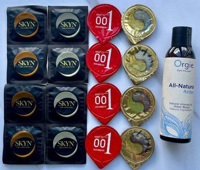 Набір з 16 штук Olo, Skyn + лубрикант ALL-NATURAL Acqua, 150 мл Orgie SOS4031 фото