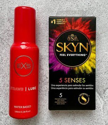 Комплект SKYN 5 Senses - Лубрикант EXS Strawberry Lube 100 мл SOS2565 фото