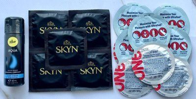 Набір SKYN Original 5шт + ONE UltraFeel 5шт + Лубрикант pjur Woman Aqua 30 мл SOS3565 фото