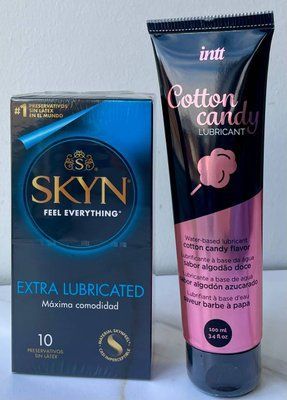 Набір Skyn Exstra Lube 10 шт + Лубрикант на водній основі Intt Cotton Candy (100 мл) SOS1187 фото