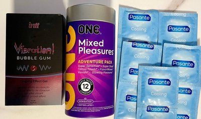 Комплект 22 шт ONE Mixed Pleasures + Pasante Cooling + Жидкий вибратор Intt Vibration Bubble Gum (15 мл) SOS1534 фото