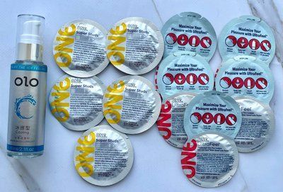 Набор One Super Studs 5 шт + One UltraFeel 5 шт + Лубрикант охлаждающий OLO 60 мл SOS3487 фото