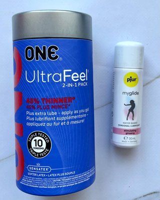Комплект ONE UltraFeel 2-in-1 10 шт + смазка pjur my glide 30 мл, с женьшенем SOS1937 фото