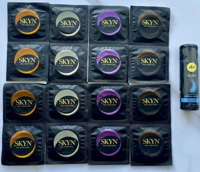 Набор из 16 штук Skyn ​​+ лубрикант pjur Aqua (30 мл) SOS4040 фото