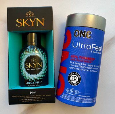 Набор ONE UltraFeel 2-in-1 Pack 10 шт. + Лубрикант на водной основе SKYN AQUA FEEL, 80 мл SOS1195 фото