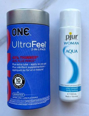 Комплект ONE UltraFeel 2-in-1 10 шт + Лубрикант на водной основе pjur Woman Aqua 100 мл SOS2001 фото