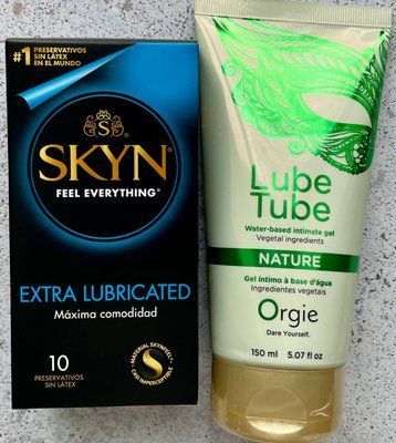 Набір Skyn Exstra Lube 10 штук + LUBE TUBE NATURE, 150 мл ORGIE SOS1104 фото