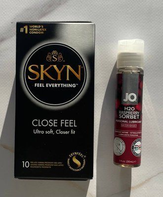 Набір SKYN Close Feel 10 шт + Змазка System JO H2O &mdash; Raspberry Sorbet (30 мл) SOS2155 фото