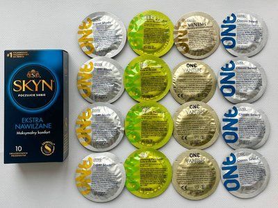 Набір 26 штук Skyn Extra Lube + ONE Super Studs, Glowing Pleasures, Vanish, Classic SOS2205 фото