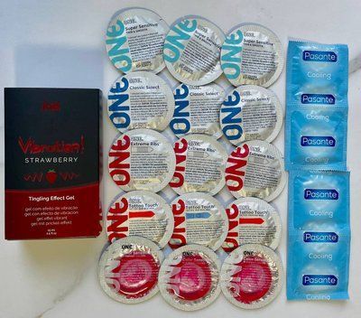Набор 19 шт ONE Classic, Super Sensitive,Color Sensations , Extreme ribs, Tattoo Touch - Pasante Cooling +Intt Vibration Strawberry (15 мл) SOS1757 фото