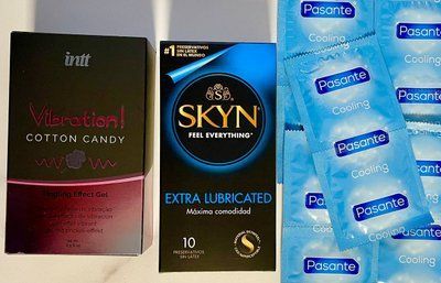 Набір 20 шт Skyn Exstra Lube- Pasante Cooling + Рідкий вібратор Intt Vibration Cotton Candy (15 мл) SOS1510 фото