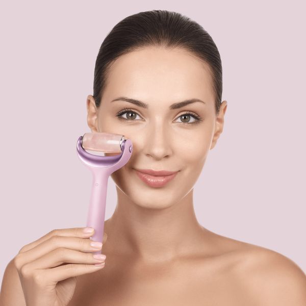 Ролер для голкової мезотерапії обличчя та тіла GESKE MicroNeedle Face&Body Roller 9в1 pink HB0214 фото
