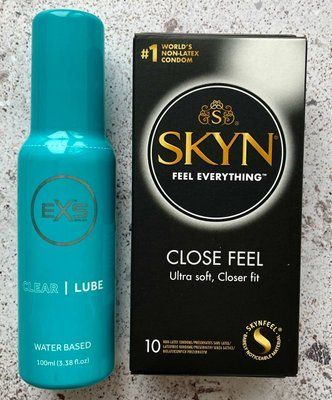 Комплект SKYN Close Feel 10 шт + EXS Clear Lube Water Based 100 мл SOS1071 фото