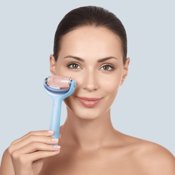 Ролер для голкової мезотерапії обличчя та тіла GESKE MicroNeedle Face&Body Roller 9в1 aquamarine HB0215 фото