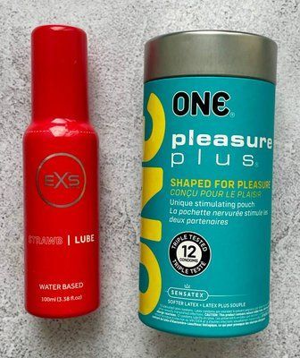 Комплект ONE Pleasure Plus 12 шт - Лубрикант EXS Strawberry Lube 100 мл SOS2570 фото
