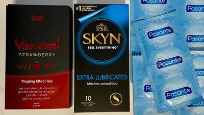 Комплект 20 шт Skyn Exstra Lube- Pasante Cooling + Рідкий вібратор Intt Vibration Strawberry (15 мл) SOS1519 фото