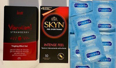 Комплект 20 шт SKYN Intense Feel - Pasante Cooling + Рідкий вібратор Intt Vibration Strawberry (15 мл) SOS1521 фото